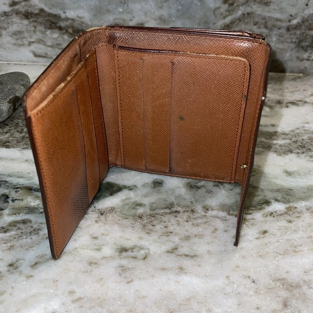Louis Vuitton Men's Monogram Elise Wallet
